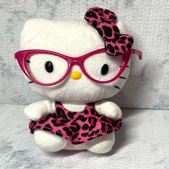 Ty & Jakks Pacific 2013 Hello Kitty by San Rio 5" Plush/Stuffed Animal. Set of 2 - Picture 6 of 11